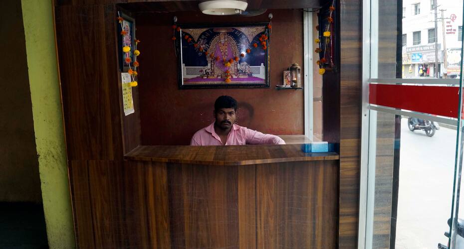 Sai Datta Place Lodge, Shirdi 4